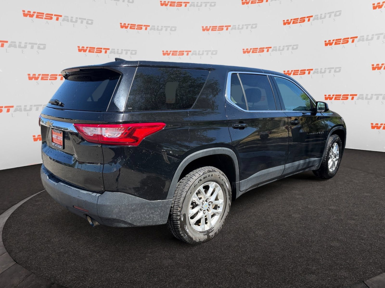 Used 2020 Chevrolet Traverse LS AWD/4WD image 5
