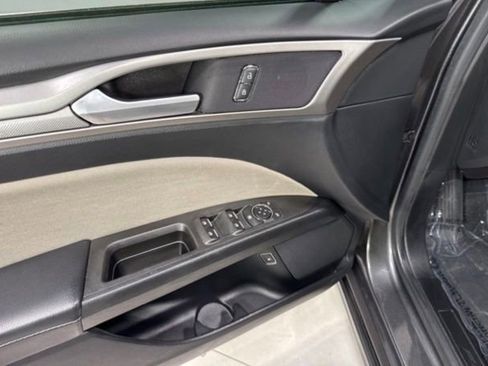 Used 2018 Ford Fusion S FWD image 9