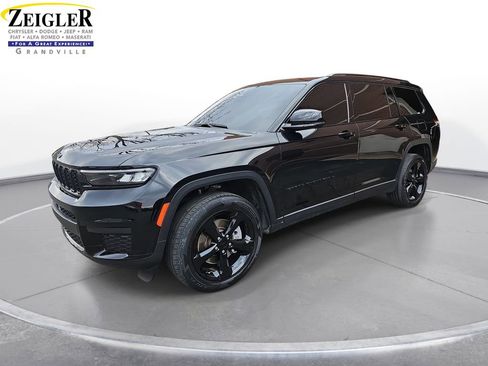 Used 2024 Jeep Grand Cherokee L Altitude image 1