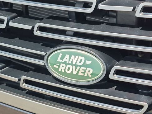 Certified 2025 Land Rover Range Rover SE AWD/4WD image 11