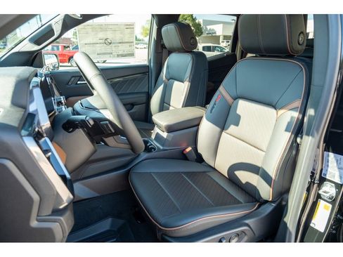 New 2026 GMC Canyon AT4 w/ Technology Plus Package AWD/4WD image 12