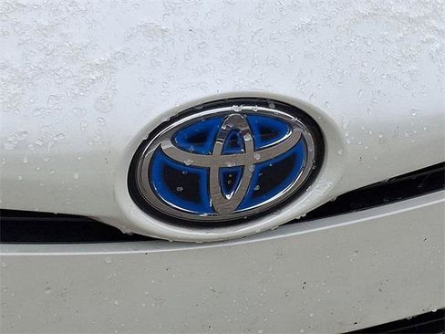 Certified 2017 Toyota Prius Four image 5