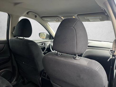 Used 2016 Nissan Rogue S image 22