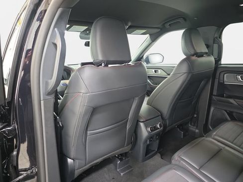 Used 2026 Ford Explorer ST-Line w/ ST-Line Street Pack AWD/4WD image 12