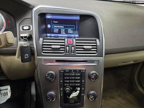 Used 2012 Volvo XC60 T6 R-Design image 23