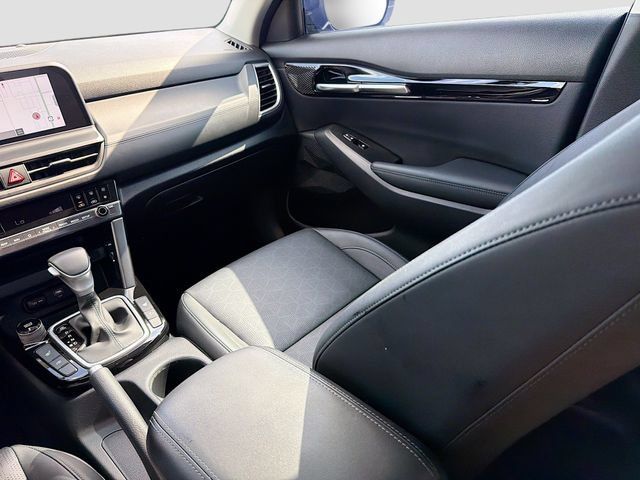 Used 2024 Kia Seltos EX FWD image 23