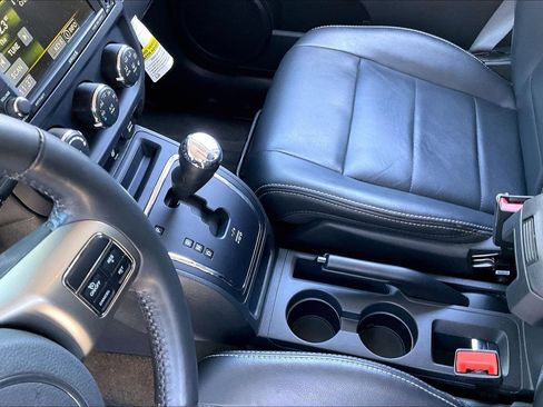 Used 2016 Jeep Patriot High Altitude AWD/4WD image 14