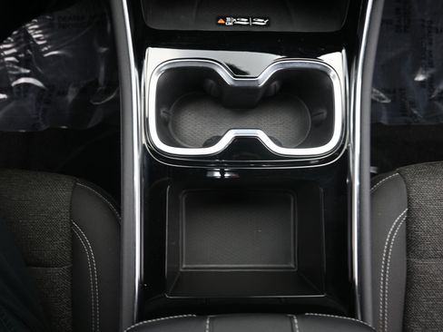 Used 2025 Chevrolet Traverse LT image 19