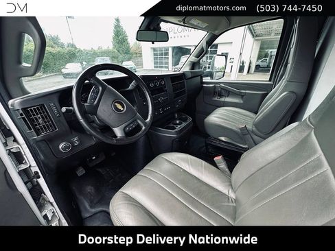 Used 2021 Chevrolet Express 4500 Extended w/ Power Convenience Package RWD image 17