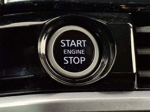 Used 2024 Nissan Pathfinder SL image 27