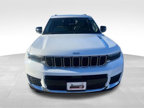 Used 2022 Jeep Grand Cherokee L Limited image 9