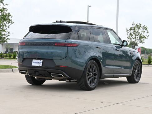 Used 2025 Land Rover Range Rover Sport SE AWD/4WD image 9