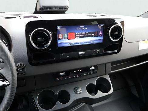New 2025 Mercedes-Benz Sprinter 2500 image 28