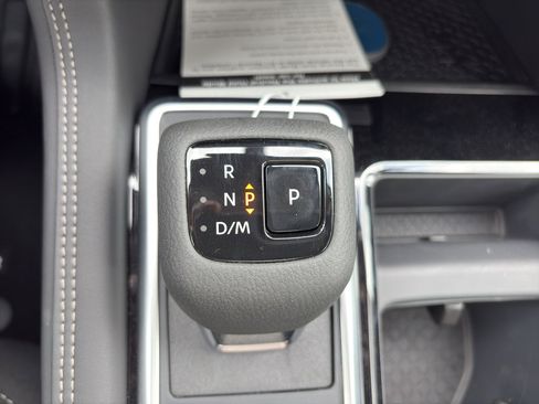 New 2026 Nissan Pathfinder Platinum image 17