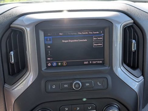 Used 2020 Chevrolet Silverado 1500 Custom w/ Custom Max Trailering Package AWD/4WD image 18