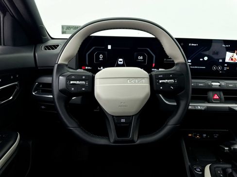 Certified 2025 Kia K4 EX w/ GT-Line Premium Package FWD image 4