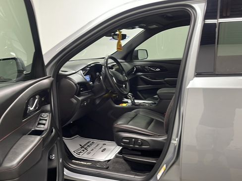 Used 2023 Chevrolet Traverse RS AWD/4WD image 2