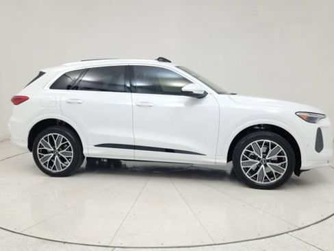 Used 2025 Audi Q5 Premium Plus w/ Premium Plus AWD/4WD image 12