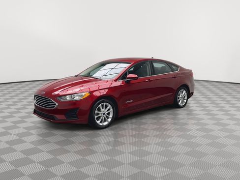 Used 2019 Ford Fusion SE image 32