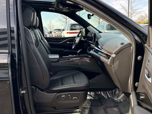 Used 2023 Cadillac Escalade Sport Platinum w/ LPO, ONYX Package image 29