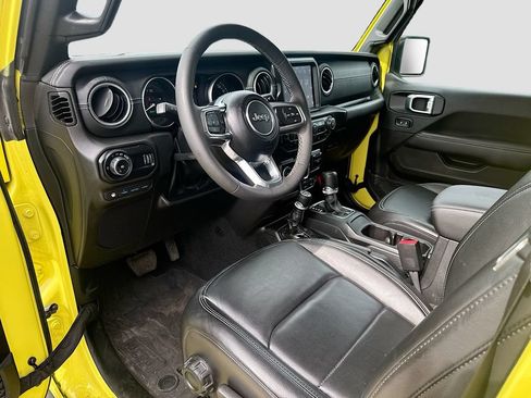 Used 2023 Jeep Wrangler Unlimited Sahara w/ Cold Weather Group AWD/4WD image 10