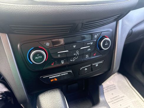 Used 2018 Ford Escape SE w/ Ford Safe & Smart Package image 38