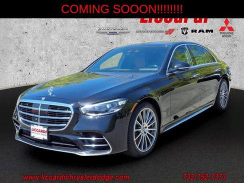 Used 2024 Mercedes-Benz S 580 4MATIC Sedan w/ AMG Line image 3