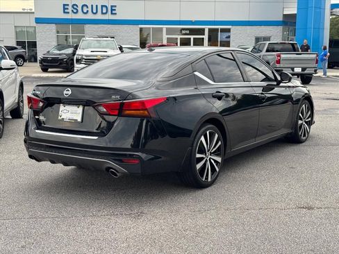Used 2021 Nissan Altima 2.5 SR FWD image 3