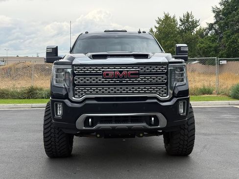 Used 2022 GMC Sierra 3500 Denali w/ Denali Black Diamond Edition AWD/4WD image 5