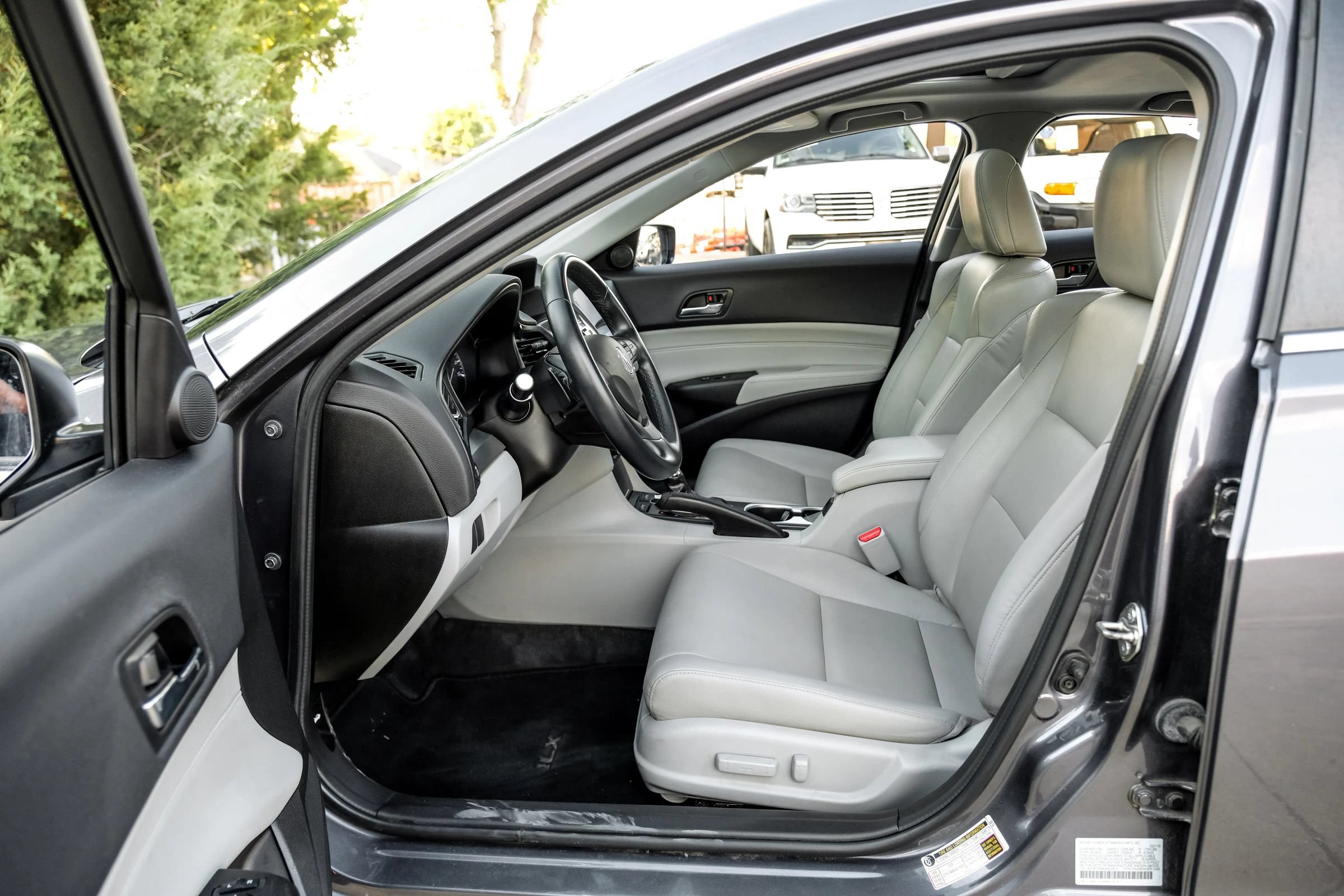 Used 2018 Acura ILX w/ Special Edition Package FWD image 4