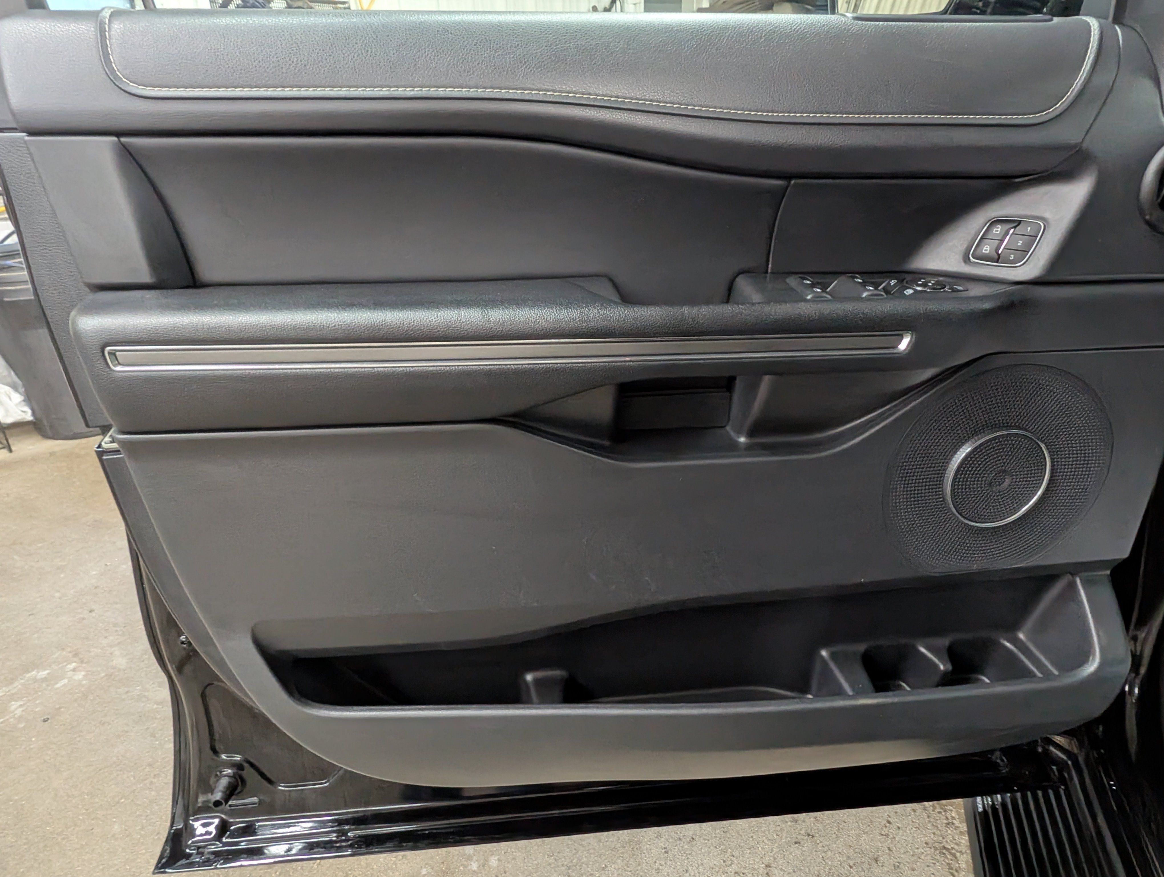 Used 2024 Ford Expedition Max XLT AWD/4WD image 12