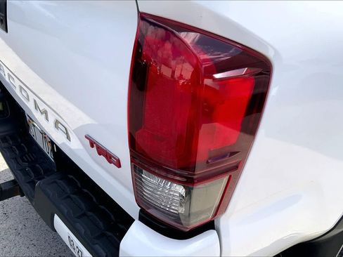 Used 2019 Toyota Tacoma TRD Off-Road AWD/4WD image 33