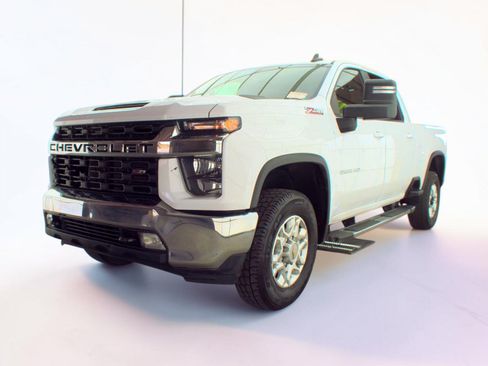 Used 2023 Chevrolet Silverado 2500 LT w/ Convenience Package AWD/4WD image 3
