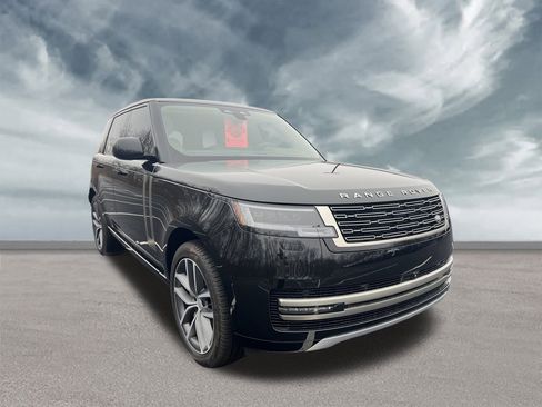 Certified 2025 Land Rover Range Rover SE image 7