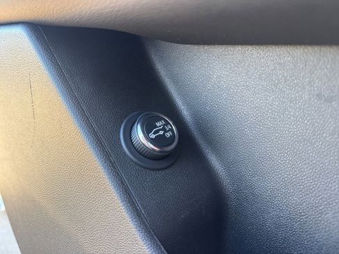 Used 2023 Cadillac XT6 Luxury image 14