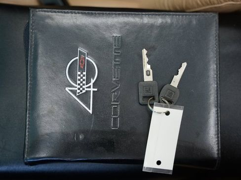 Used 1993 Chevrolet Corvette Convertible image 23