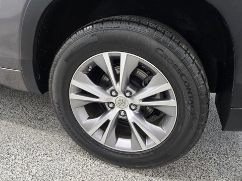Used 2015 Toyota Highlander XLE FWD image 32