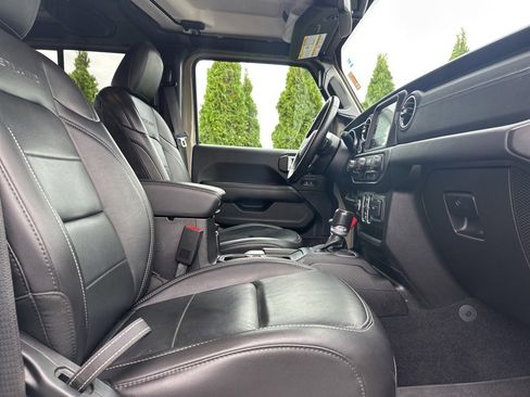 Used 2020 Jeep Gladiator Overland w/ Popular Equipment Package image 29