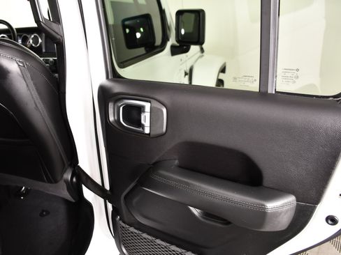 Used 2020 Jeep Wrangler Unlimited Sahara AWD/4WD image 43