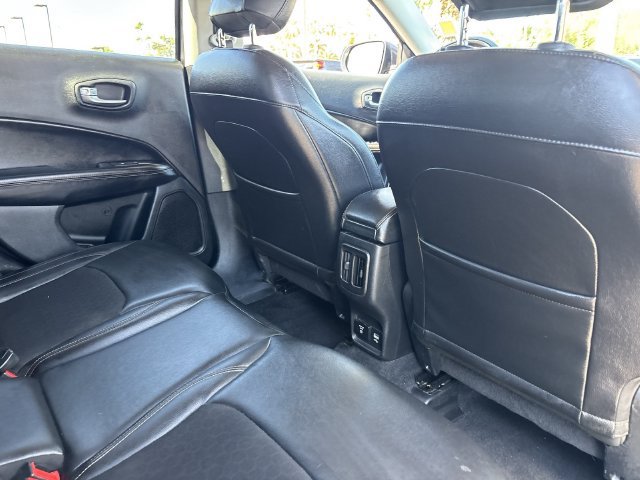 Used 2018 Jeep Compass Latitude w/ Popular Equipment Group FWD image 13