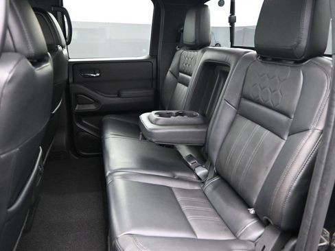 Used 2022 Nissan Frontier PRO-4X w/ Pro-4X Premium Package image 14