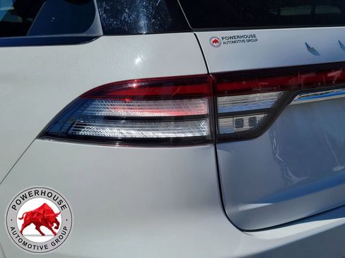 Used 2023 Lincoln Aviator Reserve w/ Equipment Group 201A image 11