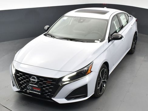 New 2025 Nissan Altima 2.5 SR image 45