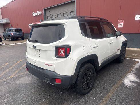 Used 2018 Jeep Renegade Trailhawk image 7