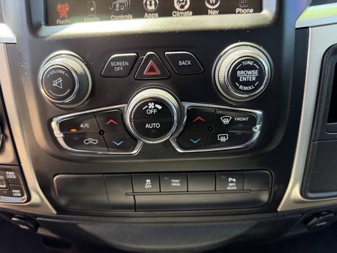 Used 2017 RAM 1500 Classic SLT w/ SLT Plus D←cor Group AWD/4WD image 22