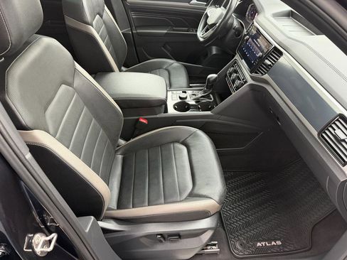 Used 2020 Volkswagen Atlas Cross Sport SEL Premium image 11