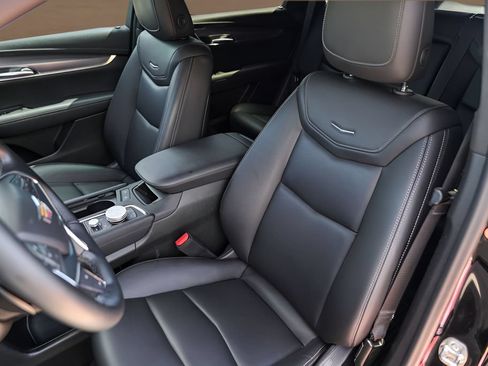 Used 2024 Cadillac XT5 Luxury FWD image 7