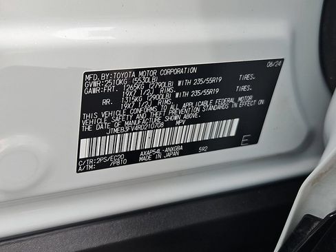 Used 2024 Toyota RAV4 XSE w/ Weather Package AWD/4WD image 32