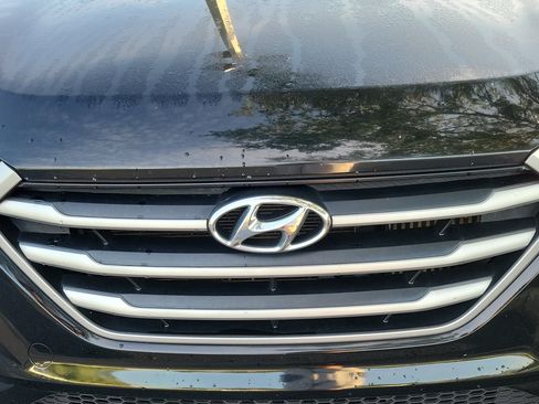 Used 2018 Hyundai Tucson Value FWD image 16