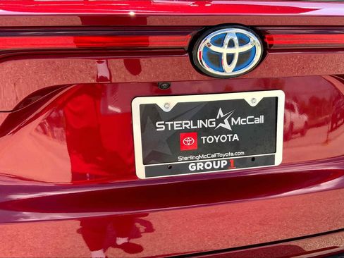 Used 2024 Toyota Venza Limited image 9